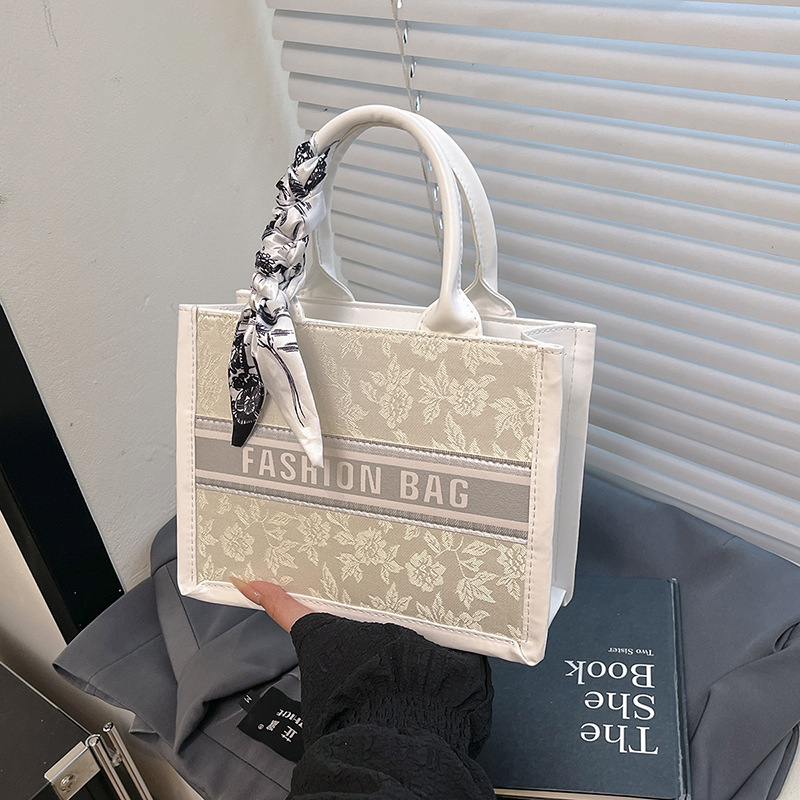 High-End Embroidered Handbag for Women 2025 New Large-Capacity Simple Shoulder Bag Niche Trendy Versatile Tote Bag