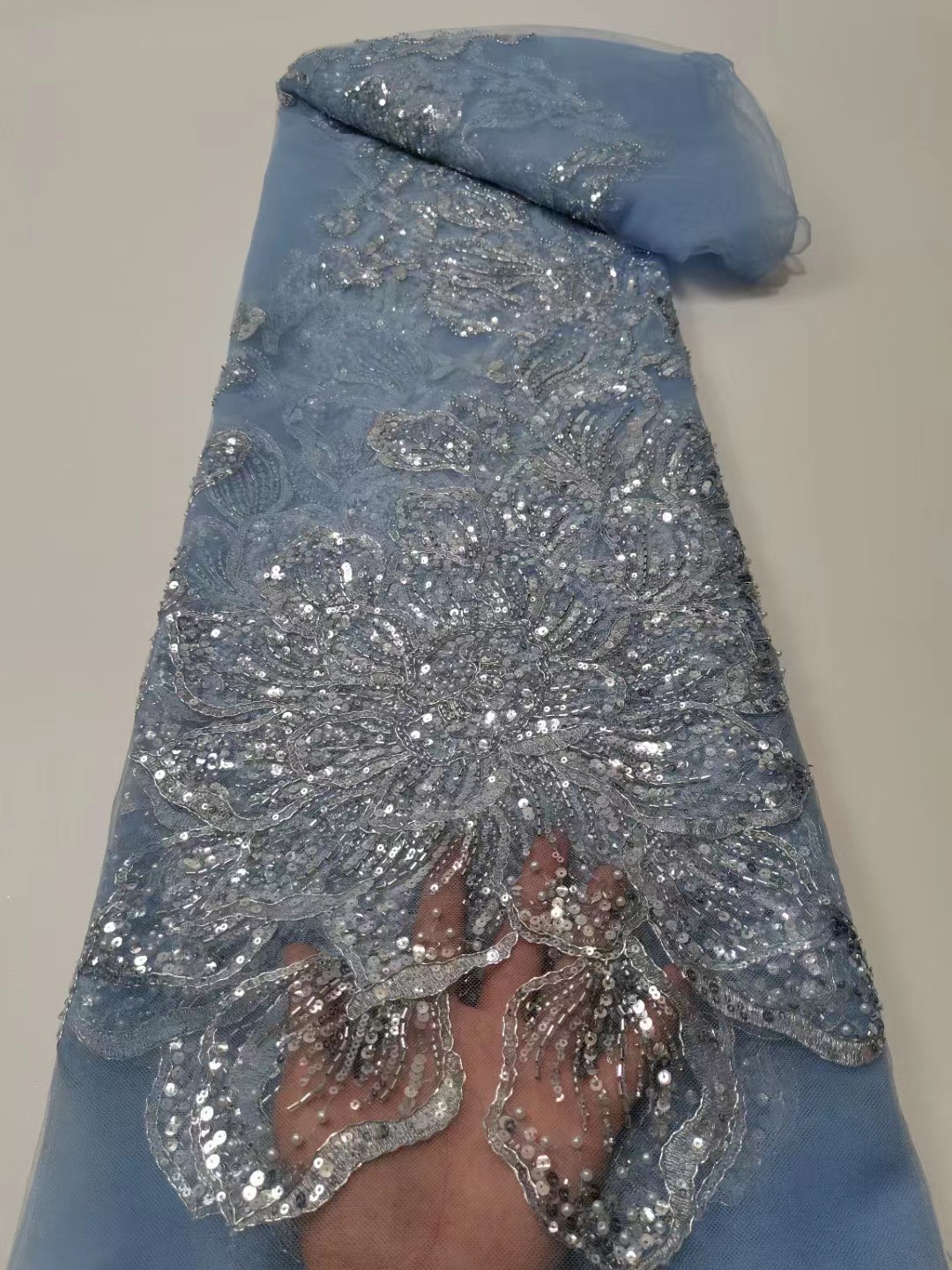 Diseño de moda europea y americana vestido de noche posicionamiento unilateral lentejuelas laminado bordado vestido largo tela de tubo de cuentas JX2423