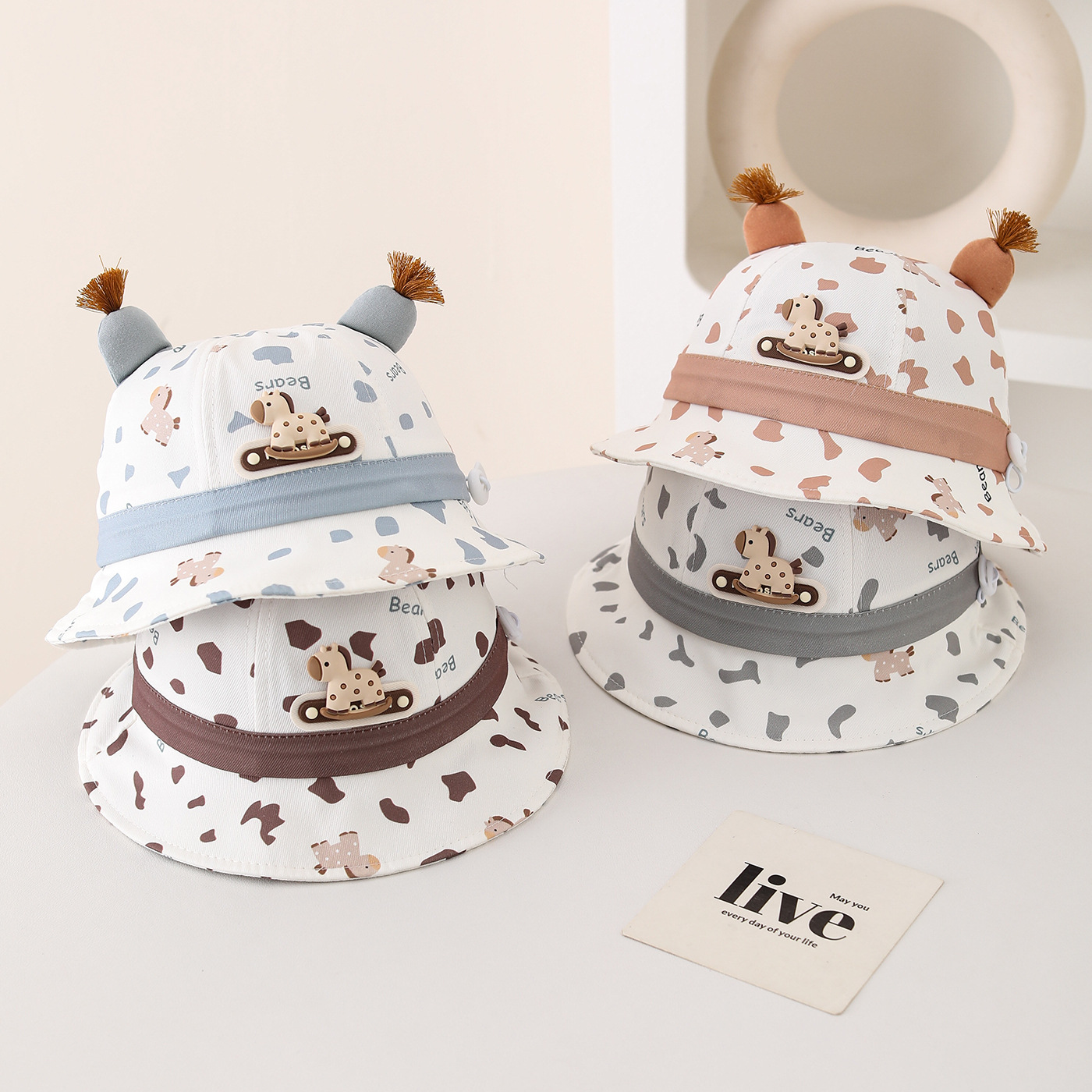 Cappello da sole per bambini a secchiello con pony per l'estate_voghion.com
