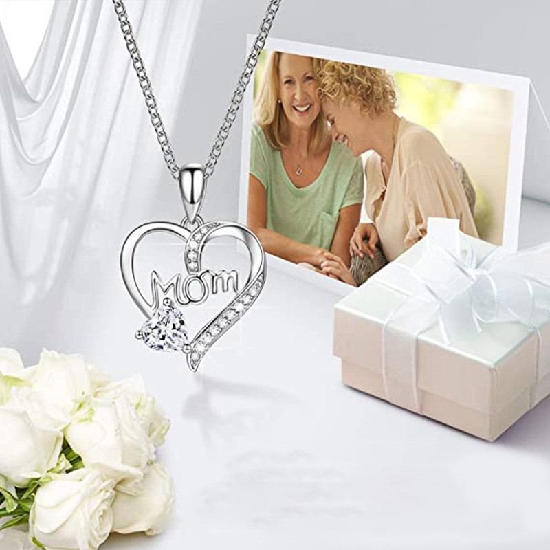 Pendant Necklace Classification 1 Piece Quantity Simple Style Shiny Letter Heart Shape Copper Inlay Zircon Pendant Necklace