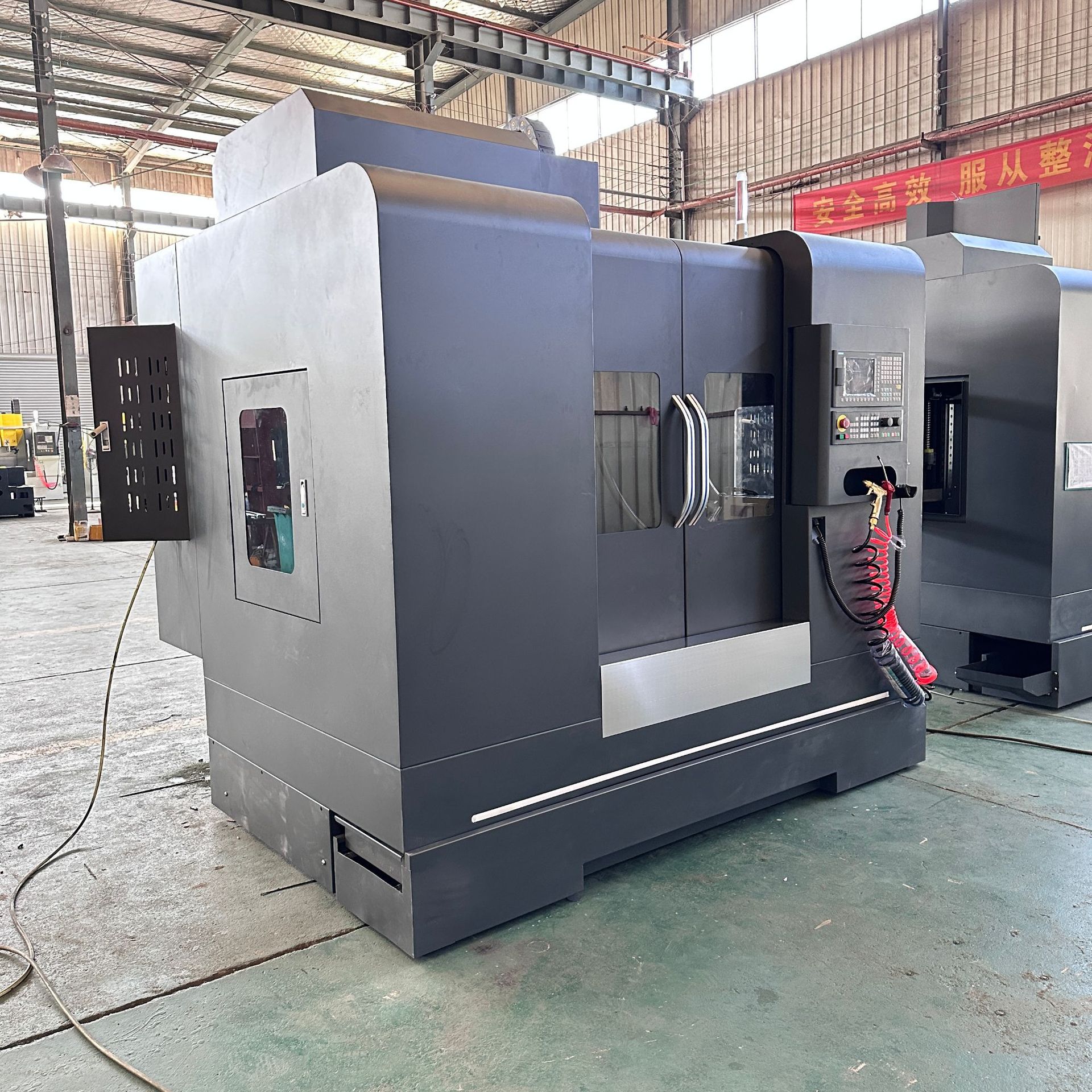 VMC650小型加工中心