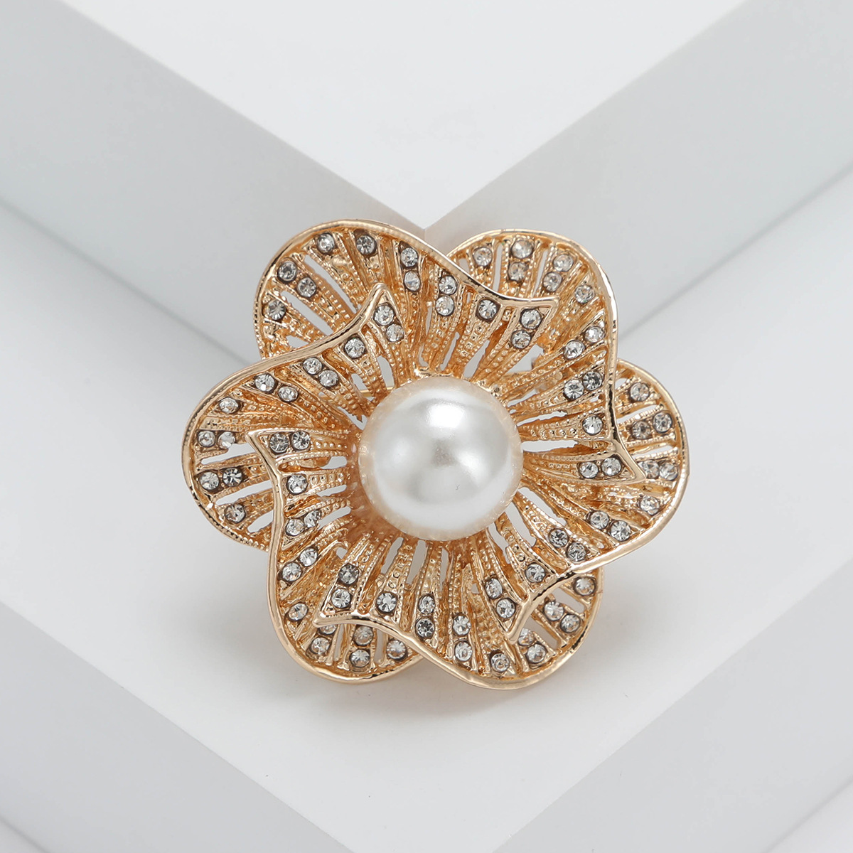 Brooches Classification Pin Flower Alloy Inlay Artificial Rhinestones Artificial Pearls Women's Brooches
