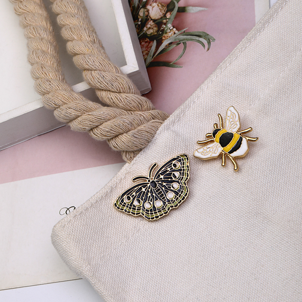 Unisex Gender Retro Pin Bee Butterfly Alloy Enamel Unisex Brooches