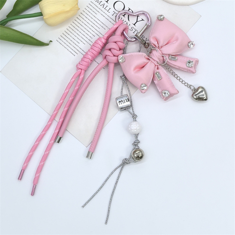 Lazo de diamante de cinta rosa profunda