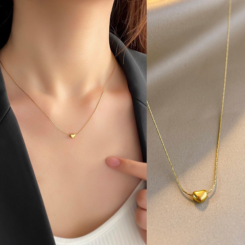 Pequeño y exquisito amor de acero de titanio 18k collar de oro femenino diseño no decolor clavícula de metal lujoso ligero
