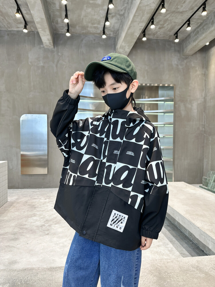 Boys' large plaid jacket 2023 Spring and Autumn new handsome hooded windbreaker, big children's explosive_voghion.com