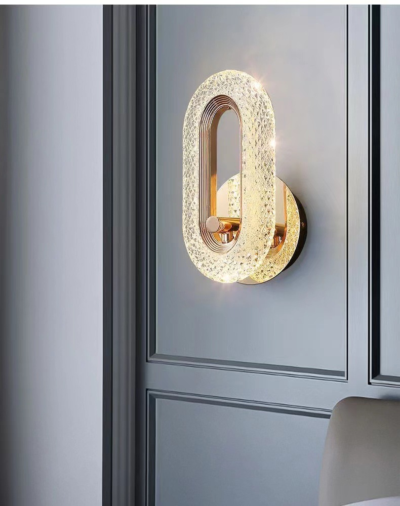 Luz de la habitación lujosa cabecera de la cama de la televisión luminaria creativa minimalista lámpara de cabecera de la sala de estar fondo pared de escalera roja