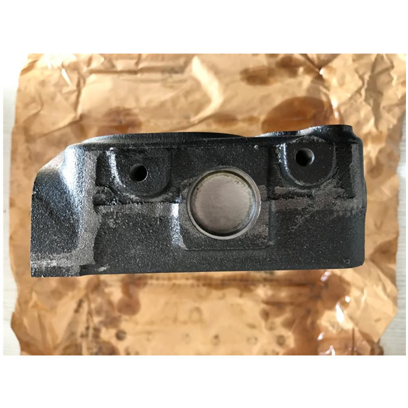 Factory direct auto parts engine cylinder head D1105 diesel engine three-cylinder cast iron cylinder head D1105