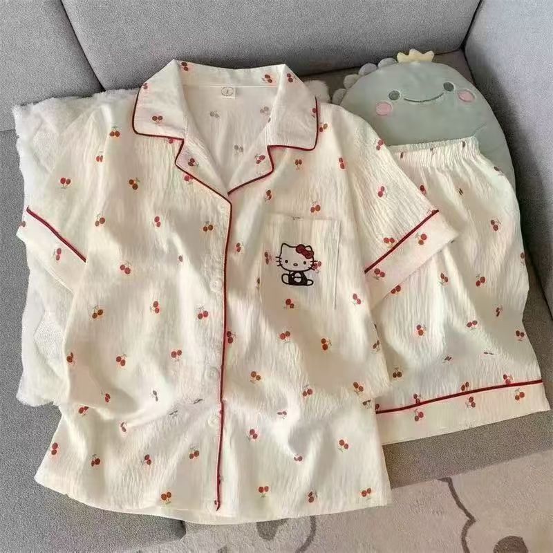 Cute punto de onda KT gato nubes pijamas de algodón mujer pantalones cortos de manga corta de verano coreano cuello de dibujos animados set de ropa para el hogar