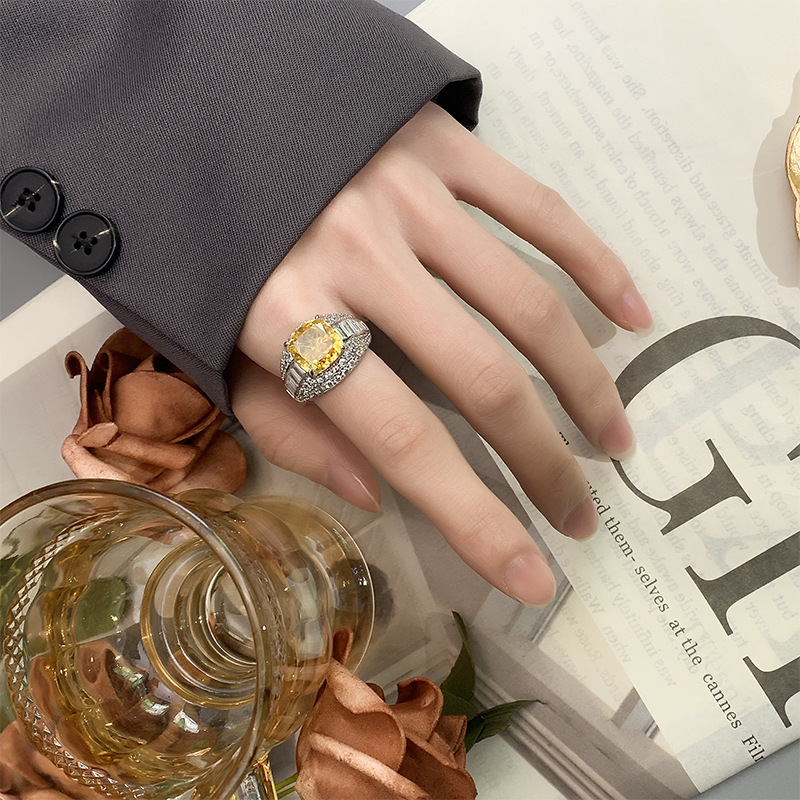 Otoño e Invierno nuevo estilo Zhuang Sheng joyería Flor de Hielo corte diamante alto carbono cobre Diamante temperamento retro anillo femenino 10*10