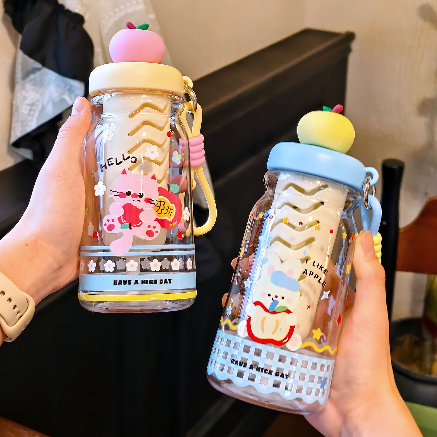 Hermosas tazas de agua de paja de gato para niñas de alto valor facial de verano tazas de té de gran capacidad de flores tazas de plástico resistentes a altas temperaturas estudiantes
