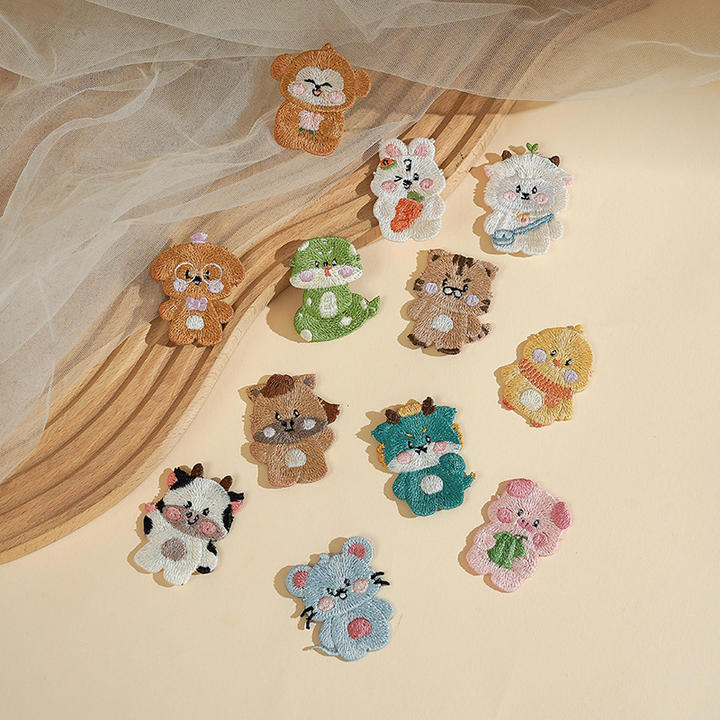 卡通十二生肖绣花布贴  现代卡通猫咪DIY布贴 服装污渍修补熨烫现