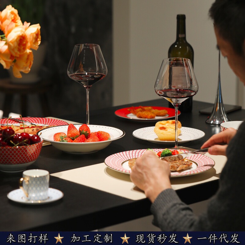Cross-Border New Russian Royal Bone China Star Red Series Light Luxury High-End Housewarming Tableware Bowl and Plate Set