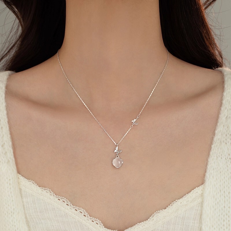 Diqi スターリングシルバー 999 ライト高級ニッチ バタフライ ホワイト カルセドニー ネックレス レディース フォレスト スタイル ハイエンド スターリング シルバー 鎖骨チェーン 多用途|undefined