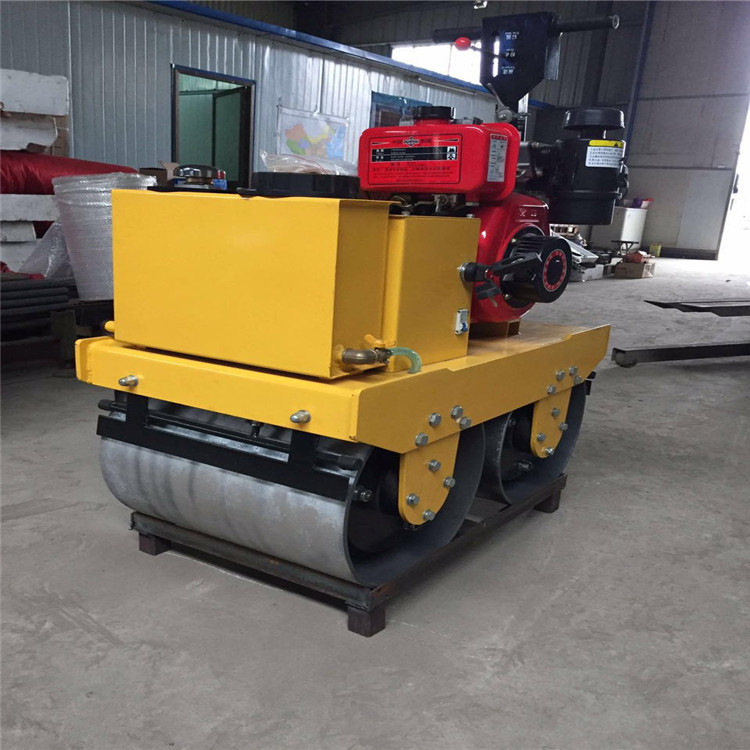 双钢轮压路机手扶