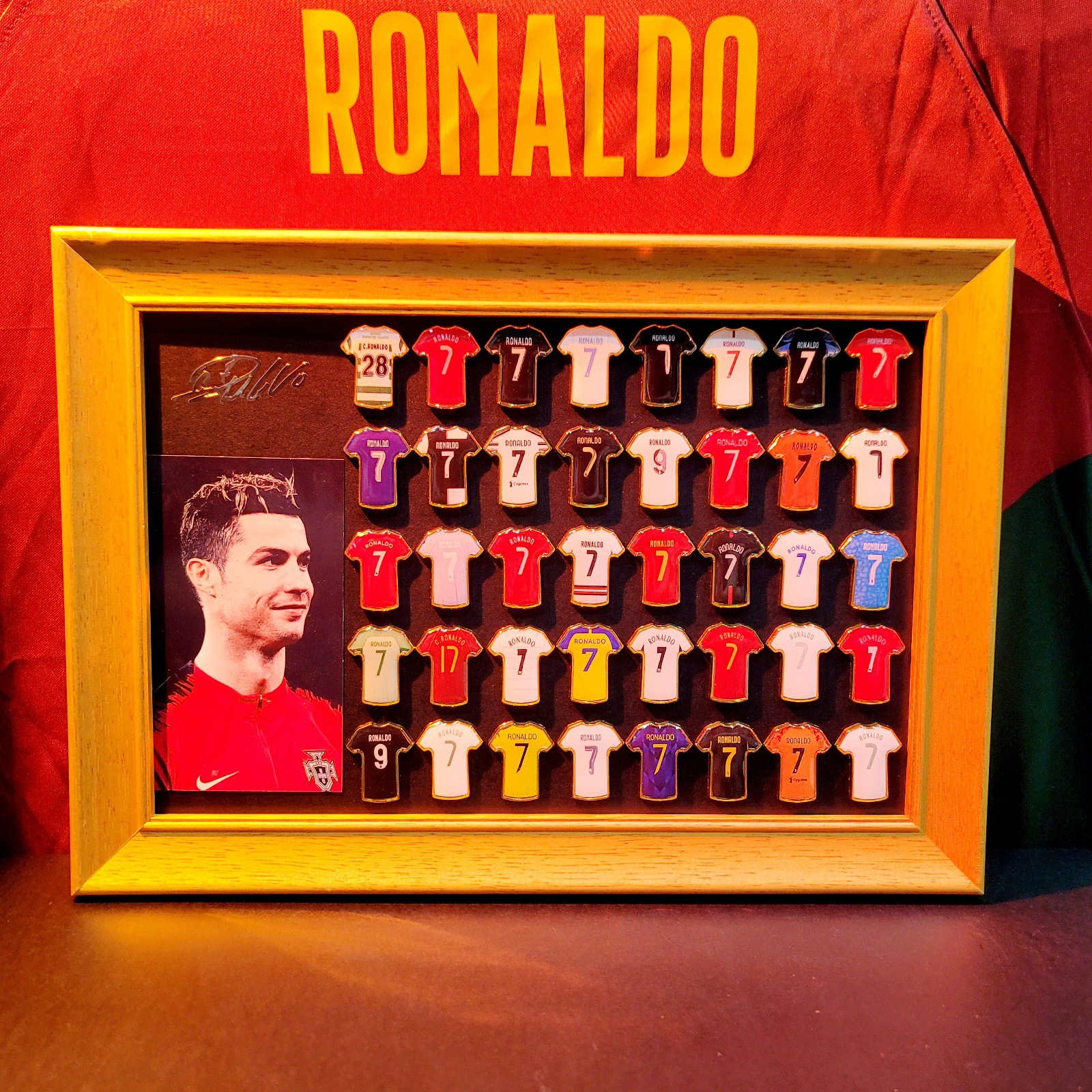 Messi Ronaldo camiseta insignia marco de madera sólida recuerdos de fútbol hechos a mano alrededor del cumpleaños del novio Regalo del festival de Qixi image 28