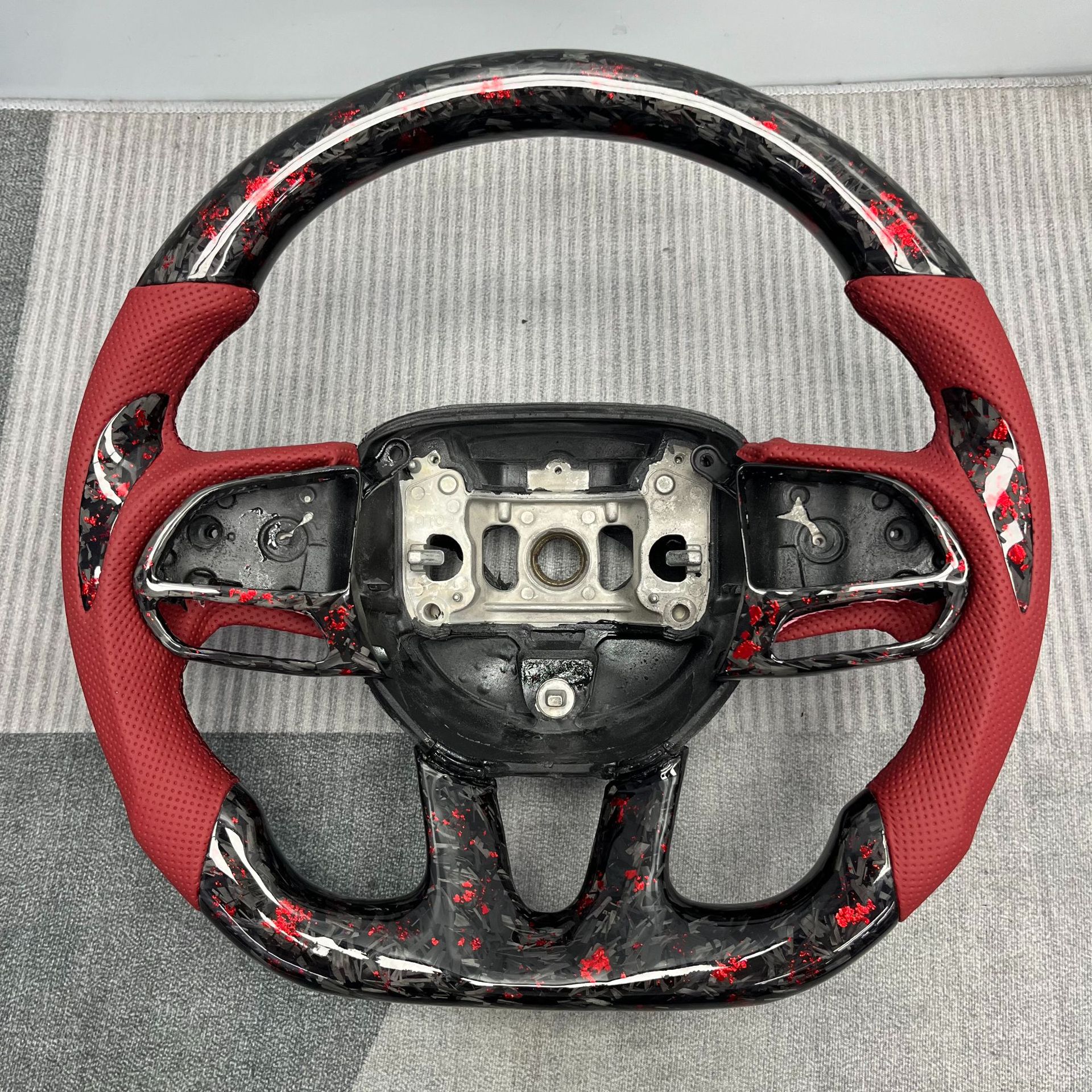 Customized Carbon Fiber Steering Wheel Suitable for Dodge Challenger Srt Dodge Hellcat Charger Modified with Led Lights