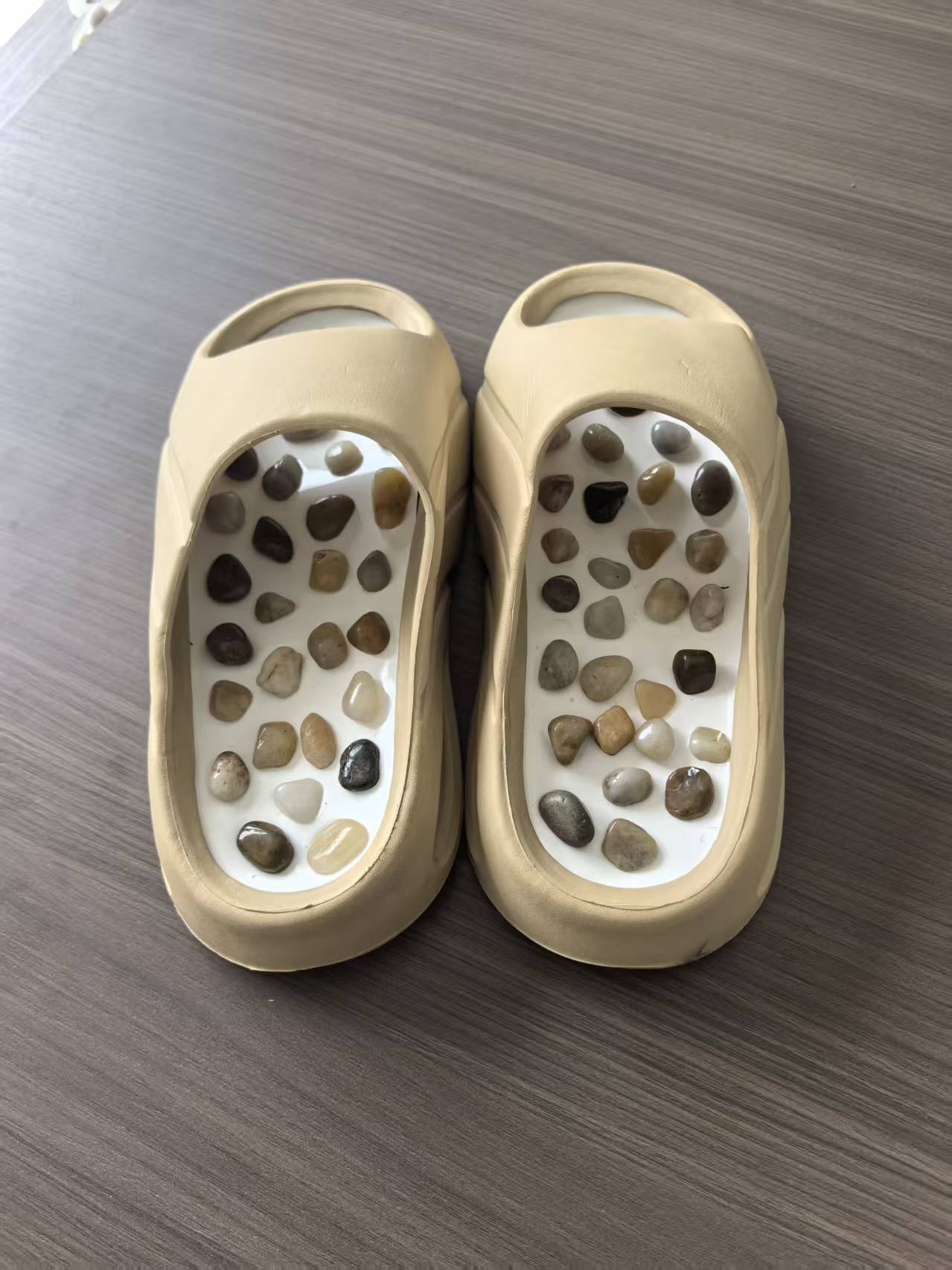 Zapatillas de masaje de piedra de lluvia piedras de guijarro acupuntura zapatos de terapia de pies en casa baño antideslizante interior zapatillas para hombres y mujeres