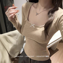 冬日奶茶~淡色系磨毛蕾丝保暖长袖T恤修身显瘦带胸垫女内搭上衣