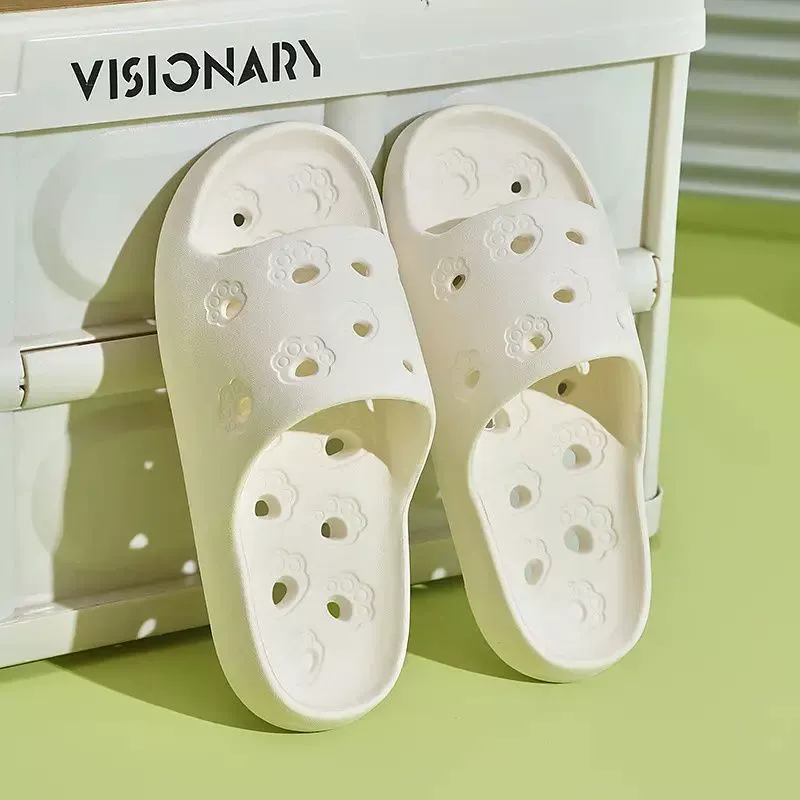 В ванной комнате дыры дыры в доме утечка воды