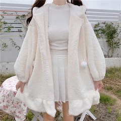 冬の日系の柔らかい妹のかわいい毛玉のウサギの耳は帽子のハスの葉の辺境の羊の小毛の厚い綿入れの上着の学生の女性を防ぎます。