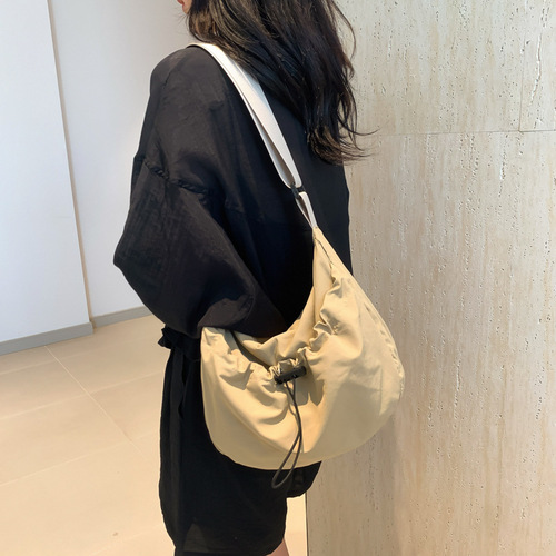 Korean version of commuting pleated bag for women 2024 new fashion casual shoulder bag large capacity crossbody bag class bag