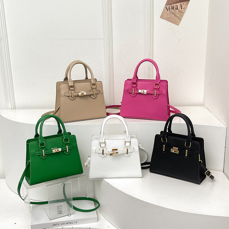 Bolso Kelly portátil retro simple para mujer 2025 primavera y verano nuevo bolso de hombro de moda bolso de mensajero de viaje de moda