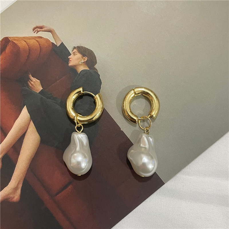 Francés retro de acero de titanio hebilla de oreja moda Luz de lujo barroco en forma de perla de acero inoxidable línea gruesa anillo de oreja pendientes de Año Nuevo