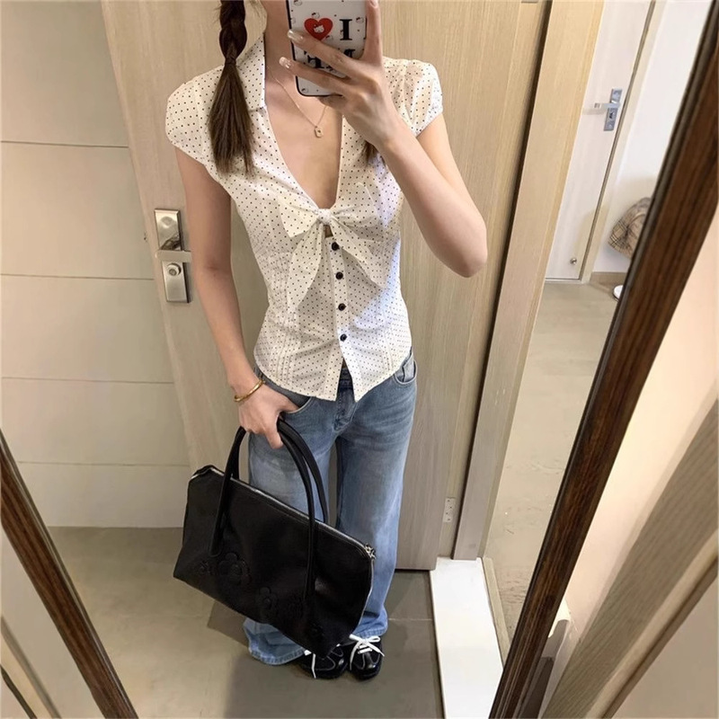 甜辣风白色波点短袖衬衫女装夏季辣妹修身收腰短款V领蝴蝶结上衣|undefined