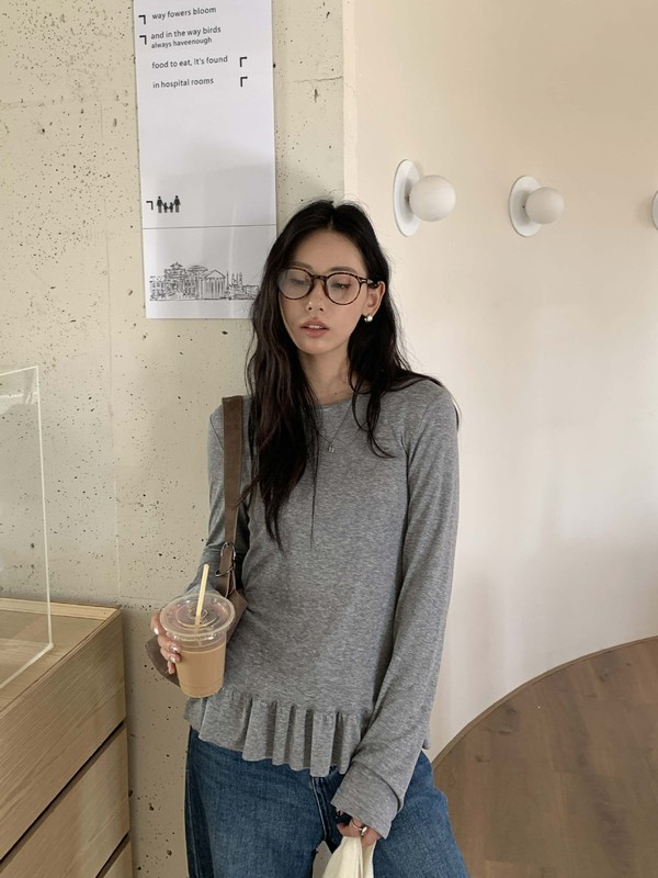 广州黄峥早秋木耳边下摆圆领长袖T恤女韩版纯色打底上衣530902|undefined