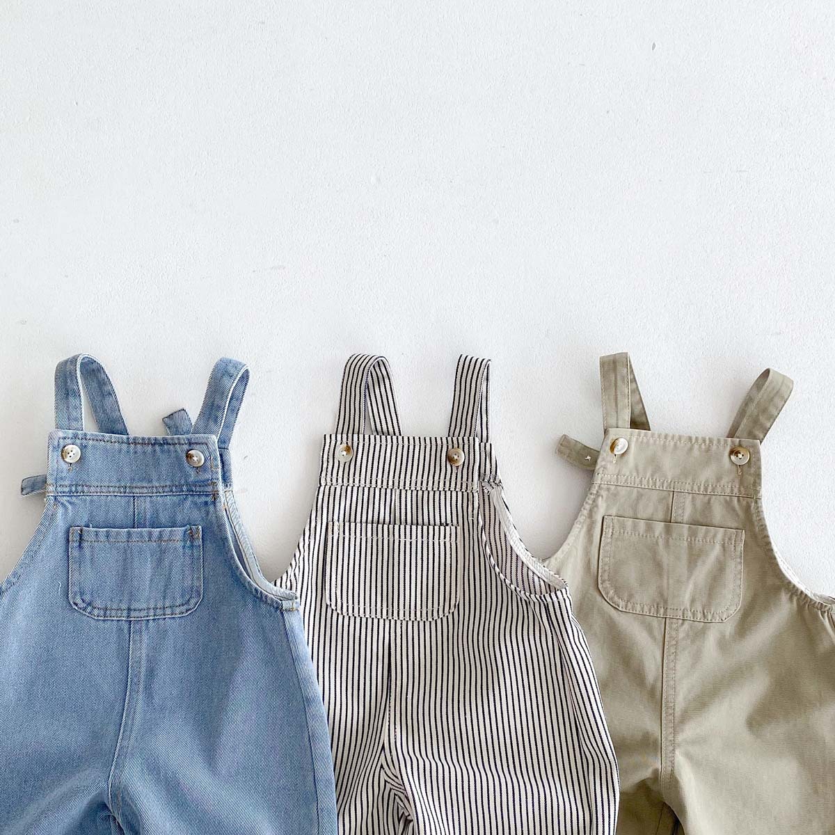 2025 韓国風子供服ベビーオーバーオール秋デニムジャンプスーツ西洋スタイル男性と女性のベビーカジュアルトレンディ子供