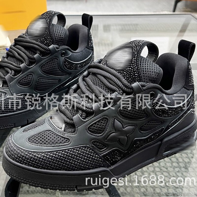 Guangzhou high quality foreign trade European version fashion bread shoes for men and women with the same style couple shoes thick sole board shoes do not support return