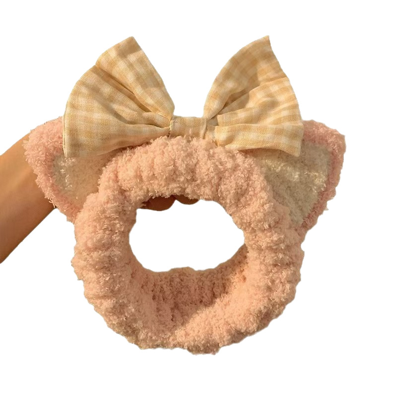 Cartoon bow tie with bow for face washing