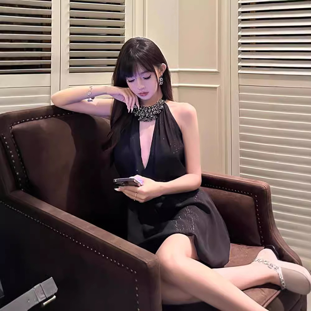 TZ4261 라이트 성숙한 스타일 우아한 블랙 원피스 여성 여름 새로운 프랑스 스타일 라이트 럭셔리 디자인 섹시한 A-라인 스커트