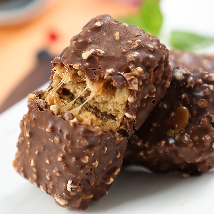 俄罗斯巧克力拉丝饼干进口奥特焦糖夹心韧性威化休闲零食品