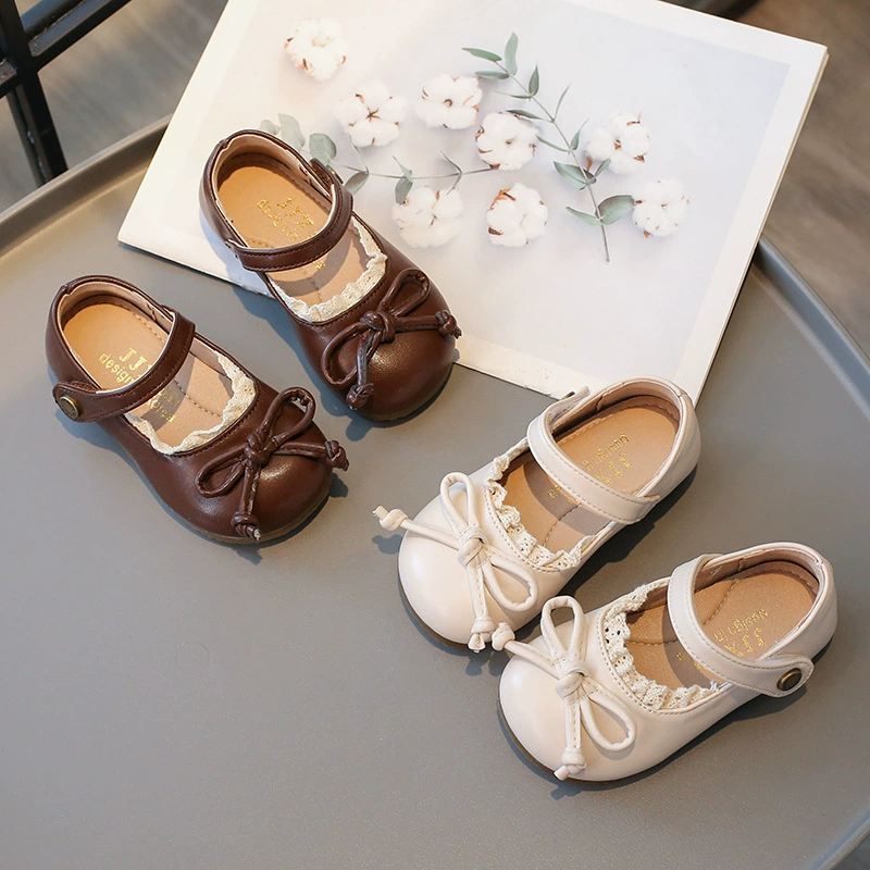 Маленькие ароматные кожаные туфли для девочек 2025 весна новые кроссовки для детей с мягкой подошвкой одиночные туфли для девочек