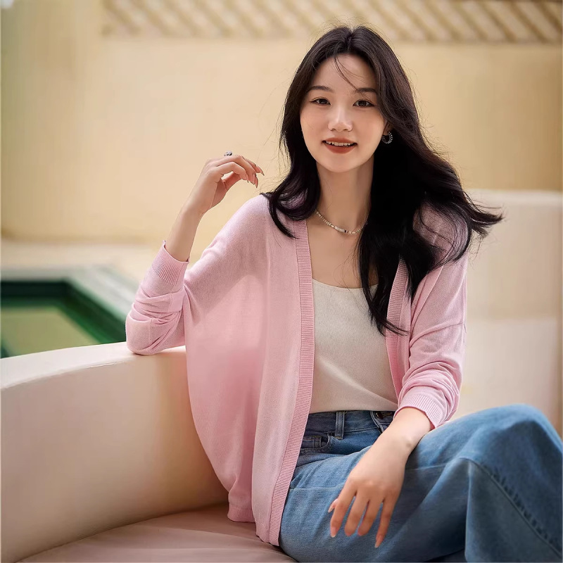 "Sparkling Water" Cardigan with a Breathable Feel, Made of Lyocell + Acetate~ V-Neck Stylish Knit Top for Women