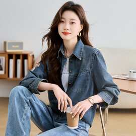 2025新款超火春装上衣衬衣内搭叠穿轻奢感蓝色牛仔外套衬衫女