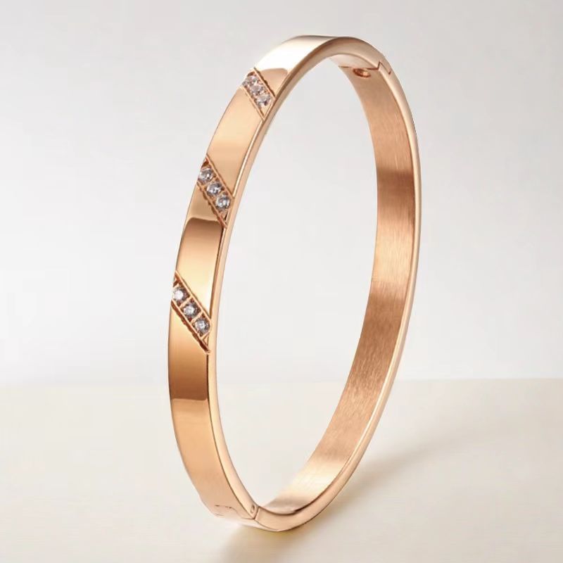 Pulsera de acero de titanio para niñas nicho de sentido de alto grado cielo estrellado no se desvanece Diamante-incrustado exquisito diamante ins estilo completo pulsera de diamantes