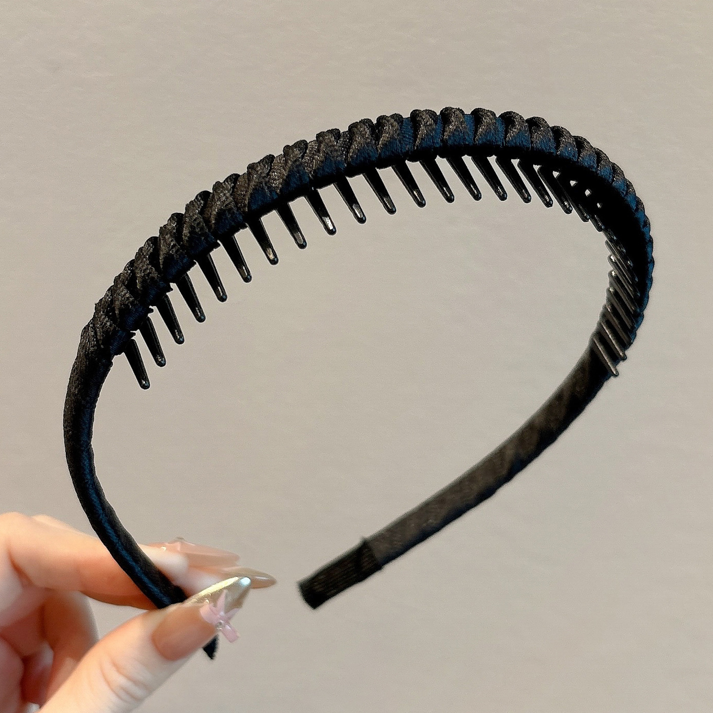 Diadema alta para mujer, nueva colección 2026, accesorio para el cabello estilo Chanel francés, elegante banda ancha para el cabello.