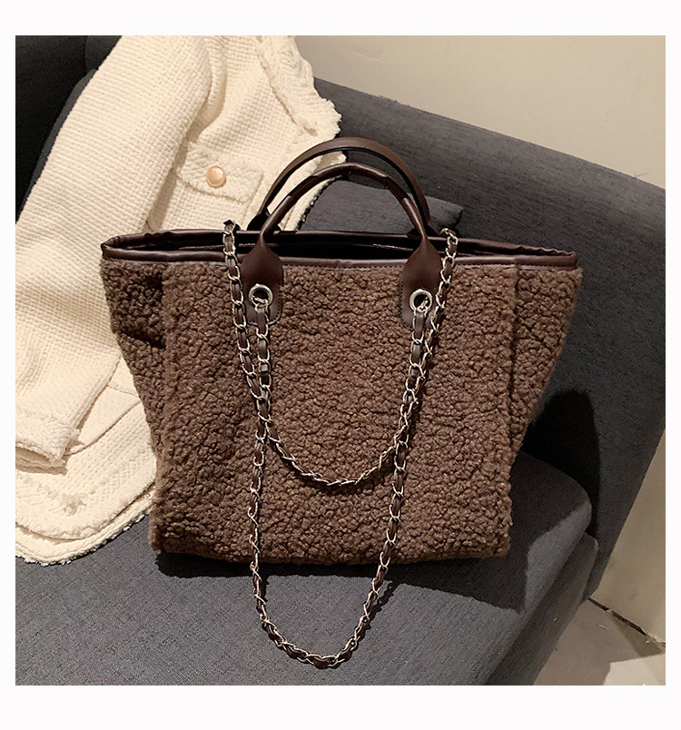 Autumn And Winter Lamb Hair Large Capacity Shoulder New Fashion Commuter Tide Portable Tote Bag display picture 10