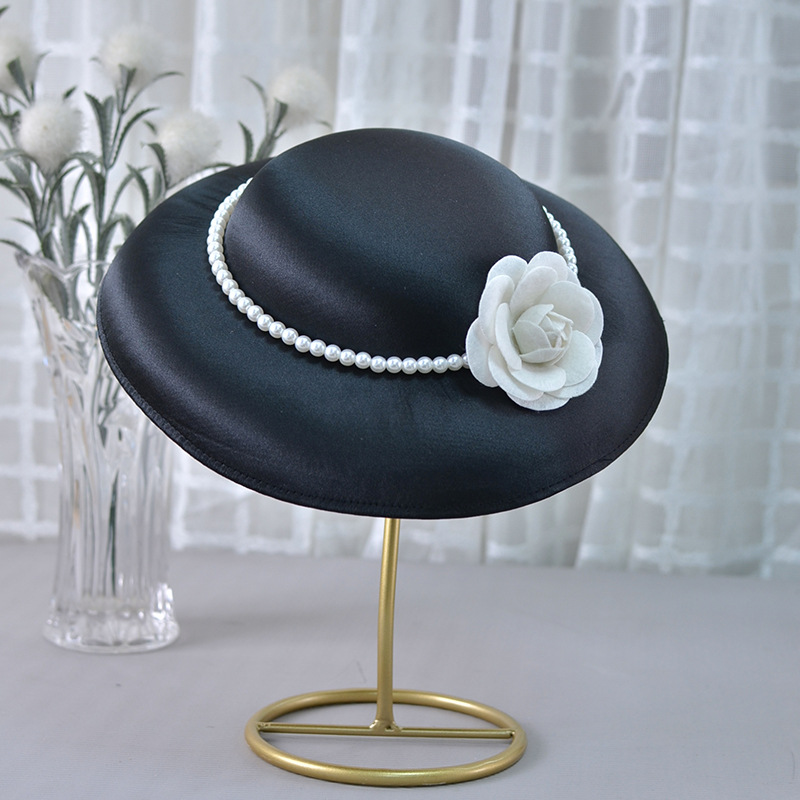 Retro black hat for bride