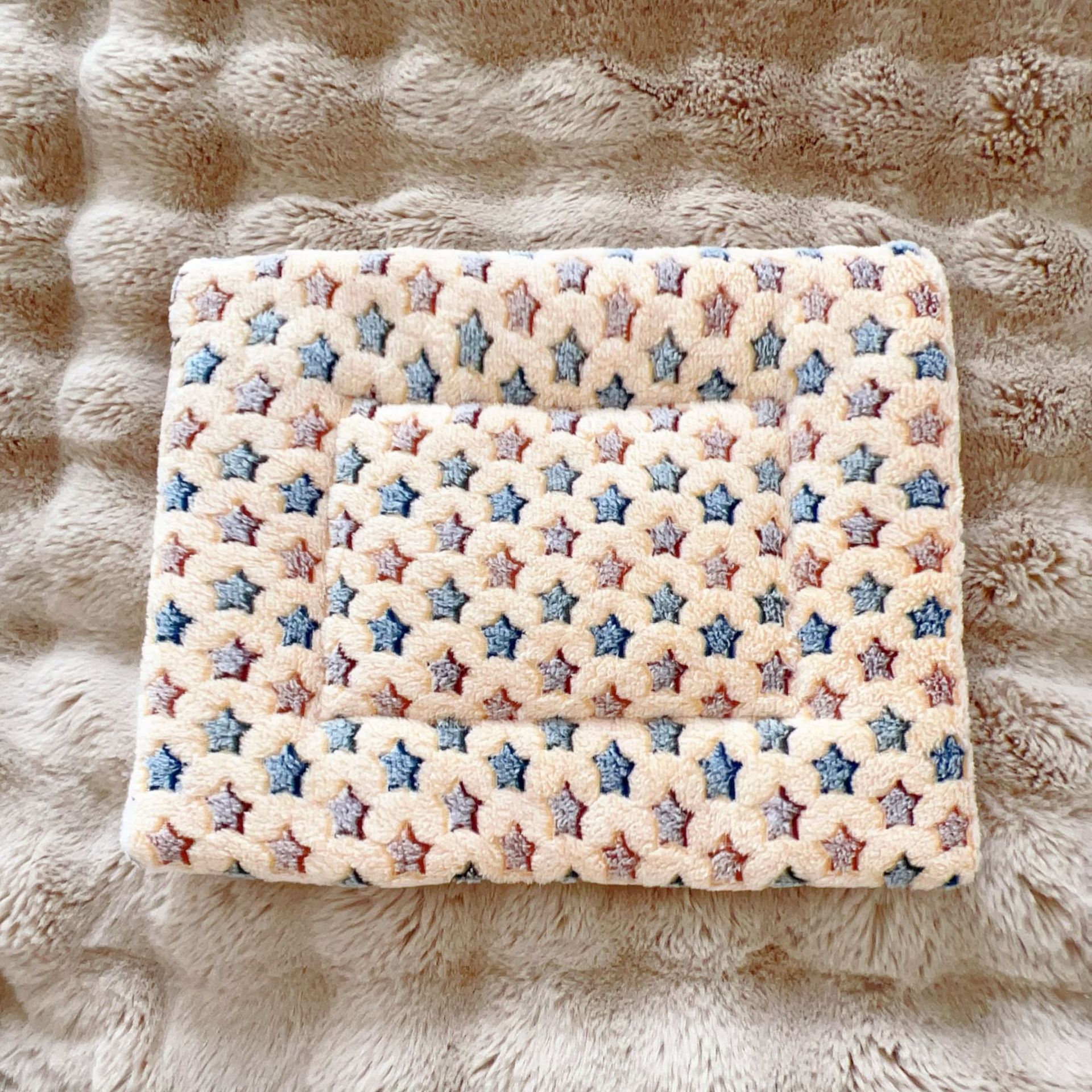 Cojín transfronterizo para mascotas, tapete de franela gruesa, tapete de gato de felpa suave, tapete de invierno para perrera al por mayor