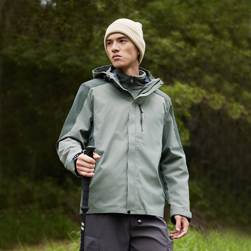 3 - en - 1 moda de otoño y invierno para parejas a prueba de viento, impermeable y cálido, traje de asalto desmontable al aire libre para escalar montañas