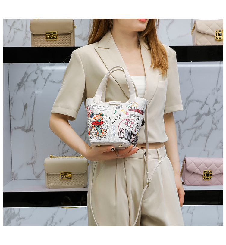 Little Bear Graffiti Basket Bucket for Women 2024 New High end Fashion Versatile Handheld Crossbody Bag_voghion.com