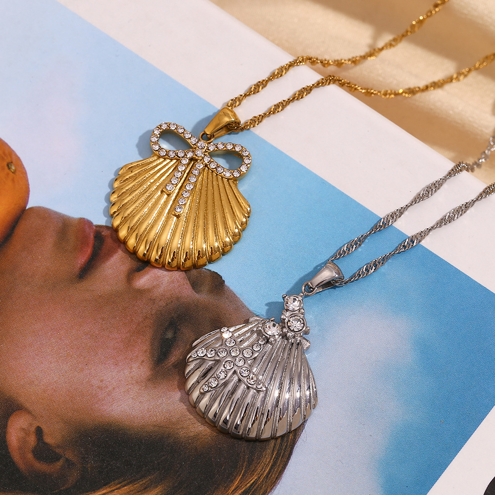 Scallop With Starfish Bow Stainless Steel Pendant Necklace