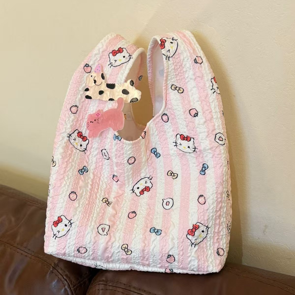 新款可爱猫咪大容量化妆包女便携收纳包洗漱包立体超可爱手提包