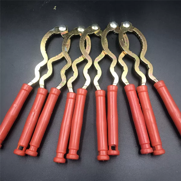 Walnut Clip, Walnut Cracker, Nut Shell Opener, Spring-Loaded Walnut Pliers, Metal Nutcracker, Walnut Clip