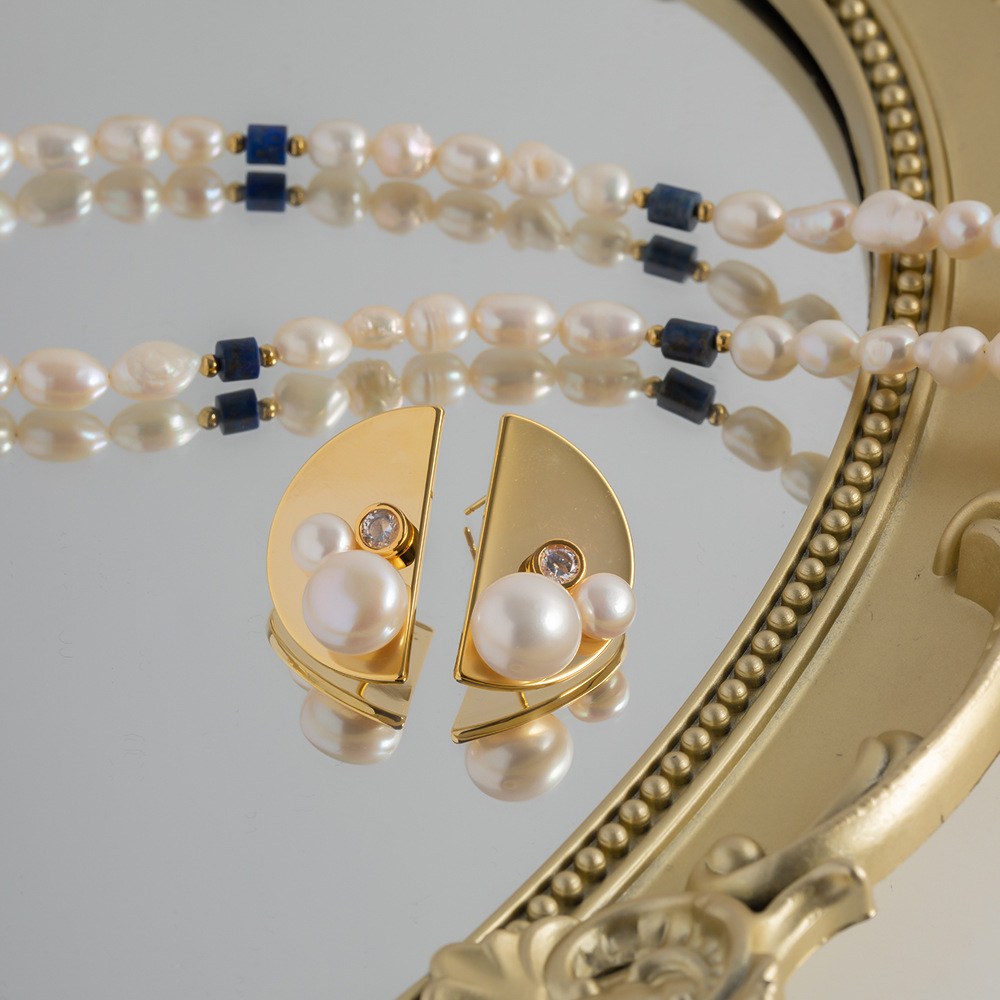 Retro Semicircle Copper Gold Plated Pearl Ear Studs 1 Pair