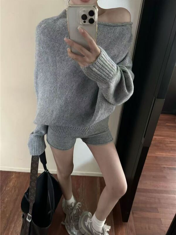 慵懒风针织套装女秋冬季小个子气质穿搭一整套斜肩毛衣短裤两件套|undefined